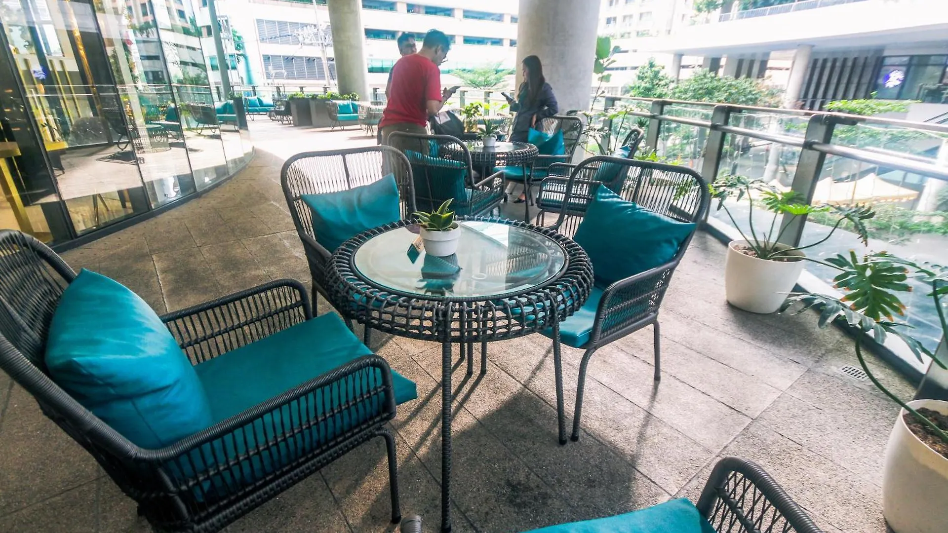 Cozy Crash Pad A Laughter Friendly Makati 2270 Gym Swim Park 300 Mbps Apartment Manila