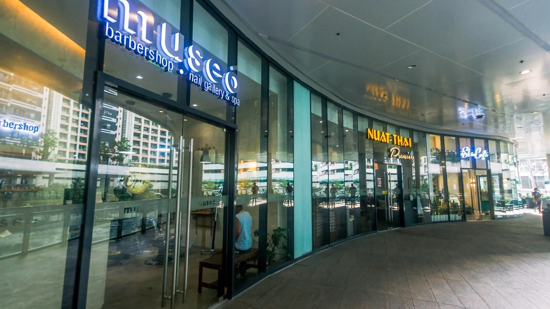 Cozy Crash Pad A Laughter Friendly Makati 2270 Gym Swim Park 300 Mbps Apartment Manila 0*,