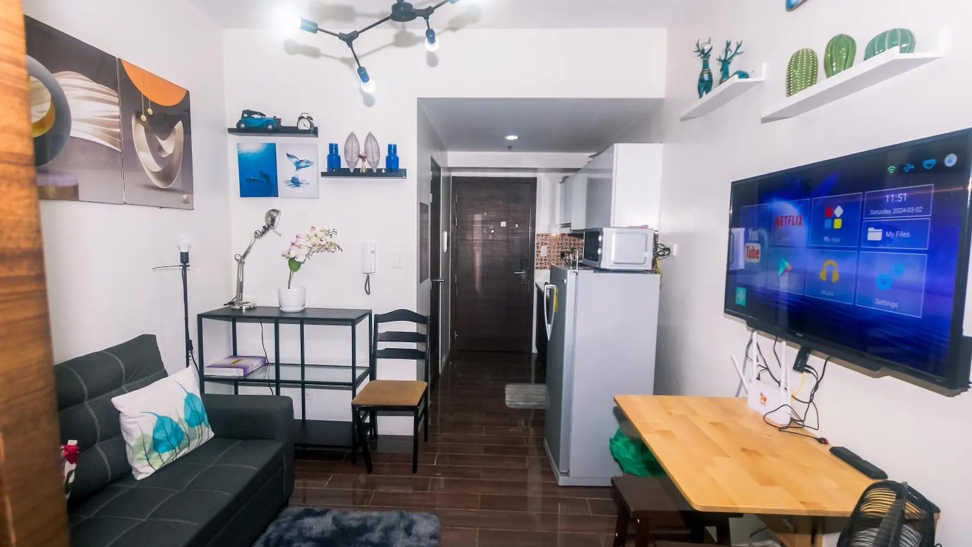 Cozy Crash Pad A Laughter Friendly Makati 2270 Gym Swim Park 300 Mbps Apartment Manila