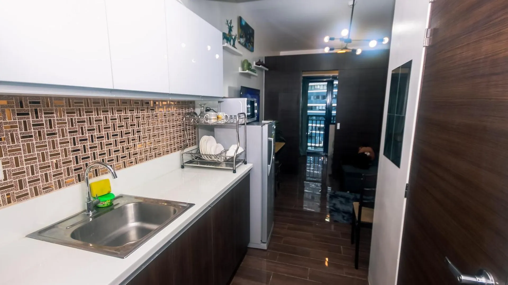 마닐라 Cozy Crash Pad A Laughter Friendly Makati 2270 Gym Swim Park 300 Mbps 아파트
