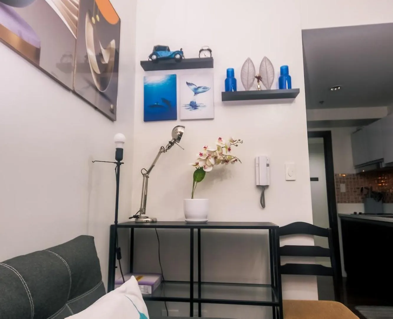 Cozy Crash Pad A Laughter Friendly Makati 2270 Gym Swim Park 300 Mbps Apartment Manila Philippines